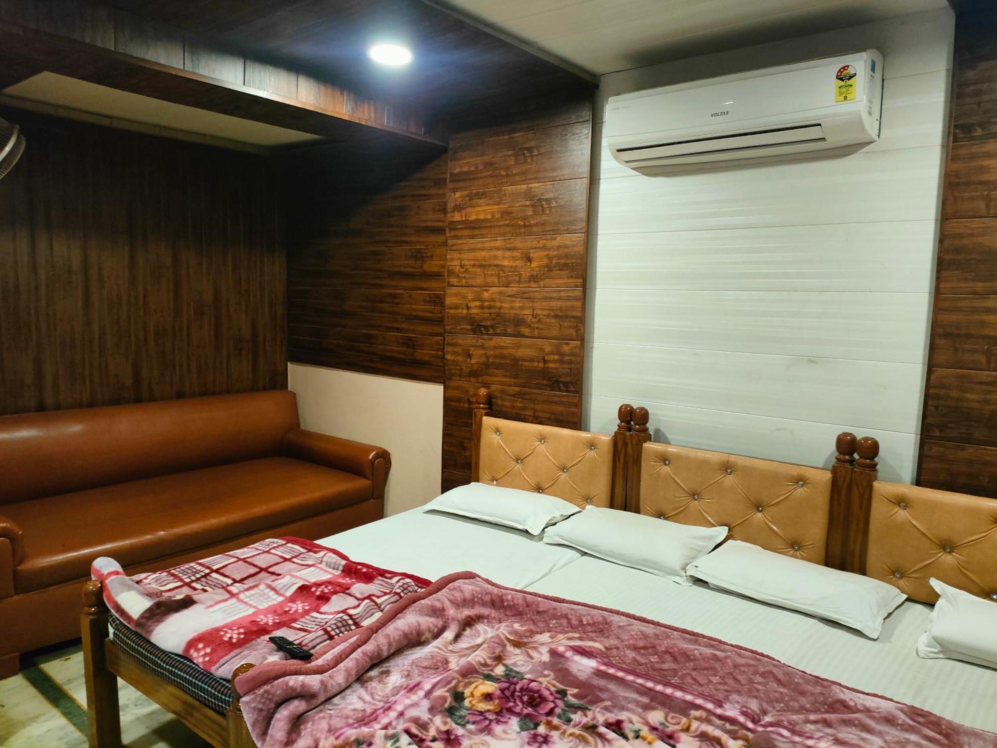 Sgh Guest House Mathura Exterior foto